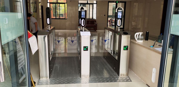 基于RFID智能卡的高校图书馆自助门禁系统设计